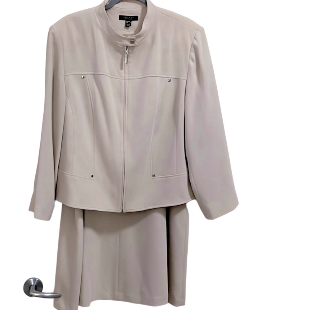 Louben Elegant Cream Women's Dress Suit